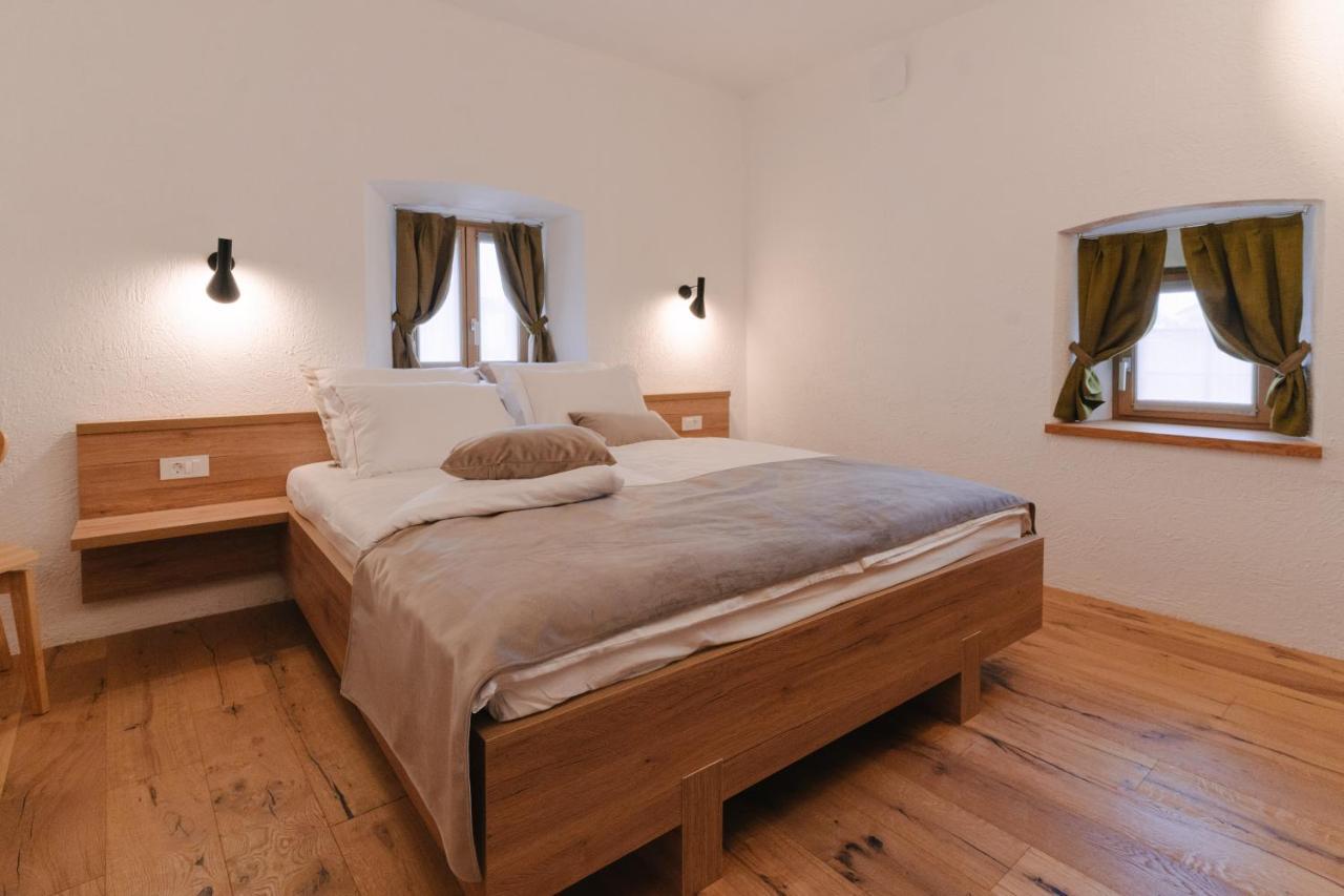Pira Hotel بوستوينا المظهر الخارجي الصورة