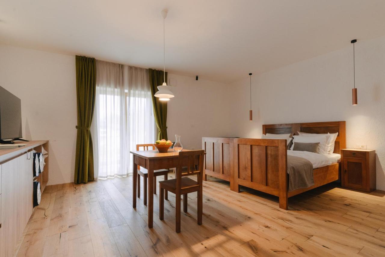 Pira Hotel بوستوينا المظهر الخارجي الصورة