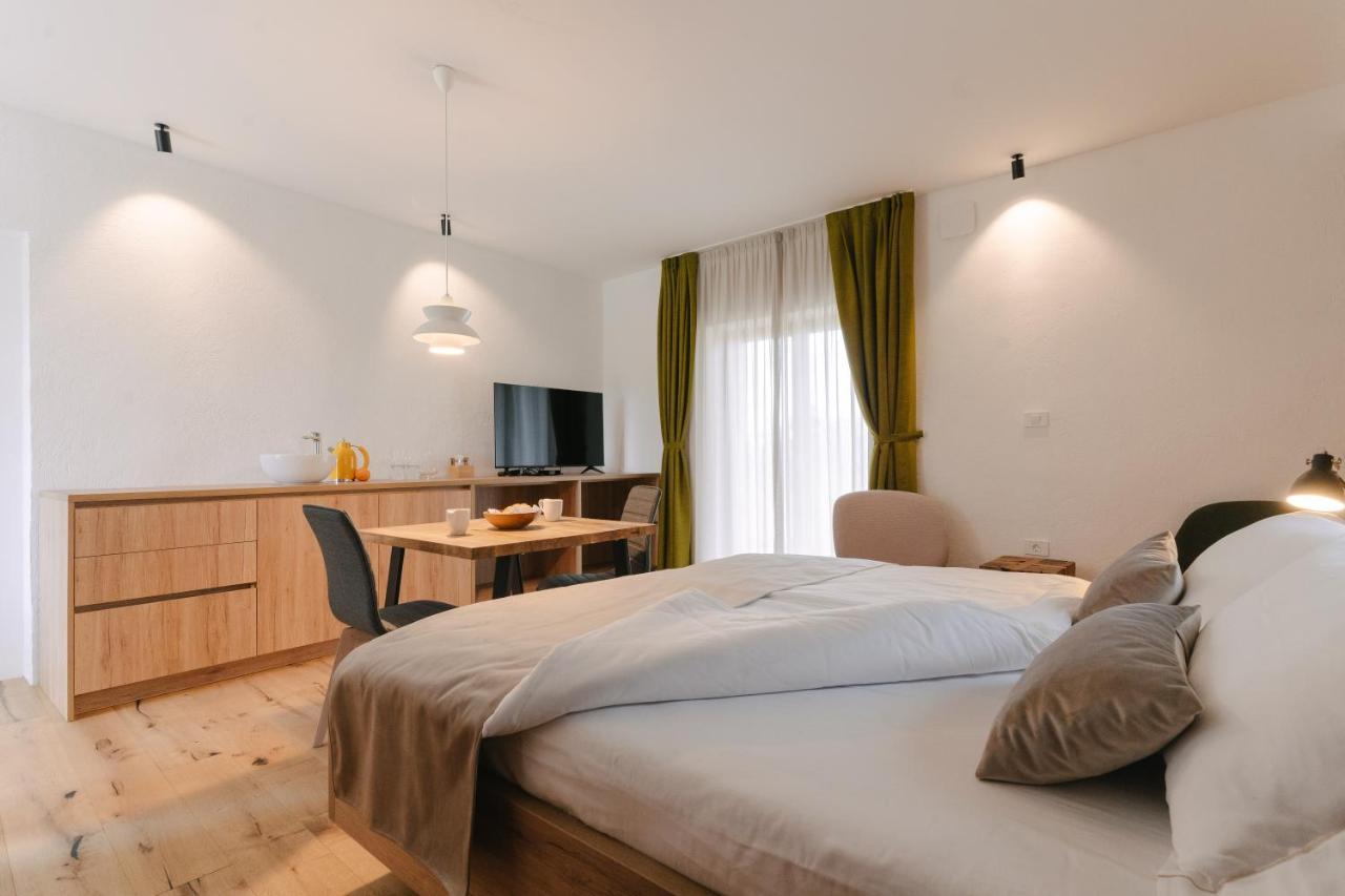 Pira Hotel بوستوينا المظهر الخارجي الصورة