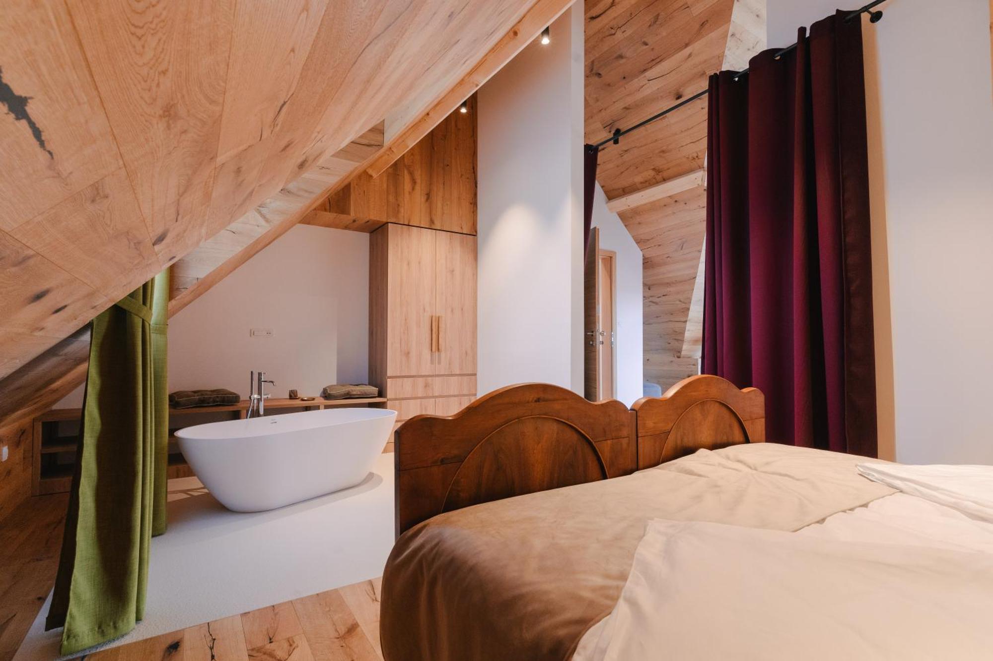 Pira Hotel بوستوينا المظهر الخارجي الصورة