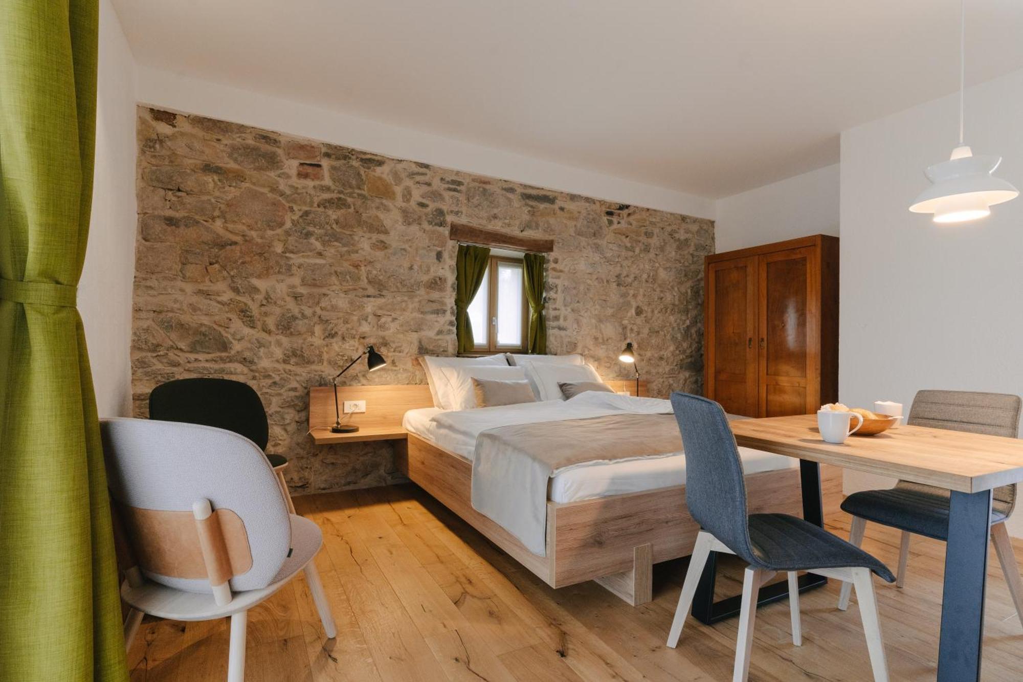 Pira Hotel بوستوينا المظهر الخارجي الصورة